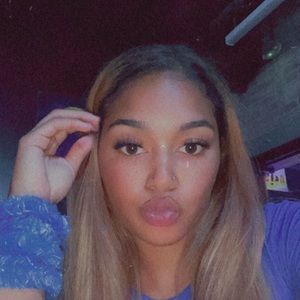 Meet your Posher, Jacy